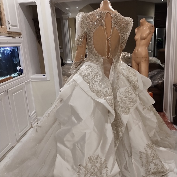 wedding dresses - Picture 8 of 16
